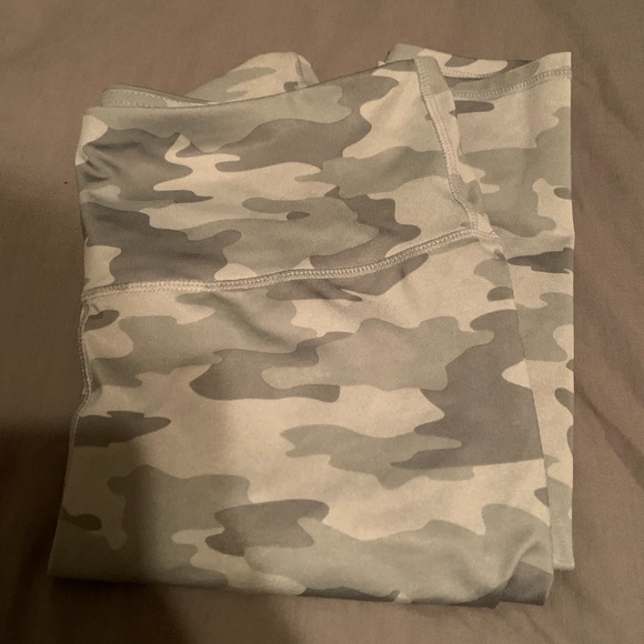 Grey Camo leggings - Picture 2 of 2